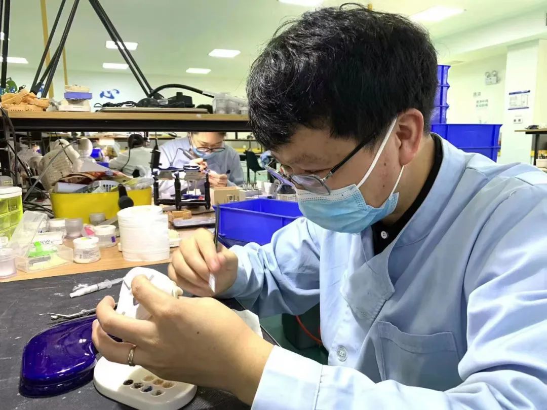 “以科技破局,以数字化赋能”——世界杯官网与精瓷义齿共创齿科3D打印医疗新未来